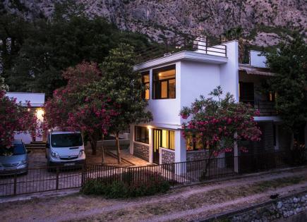Villa for 385 000 euro in Orahovac, Montenegro