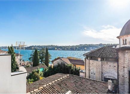 Penthouse pour 1 022 000 Euro par le Lac de Garde, Italie