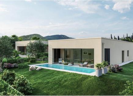 Villa for 700 000 euro on Lake Garda, Italy