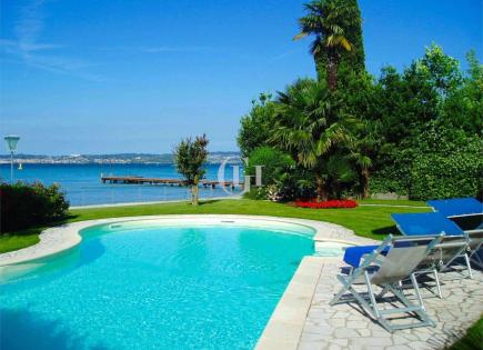 Villa para 3 400 000 euro por Lago de Garda, Italia