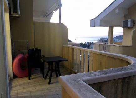 Flat for 77 000 euro in Petrovac, Montenegro