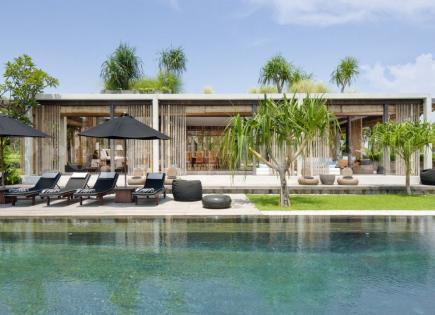 Villa for 3 888 874 euro in Tabanan, Indonesia