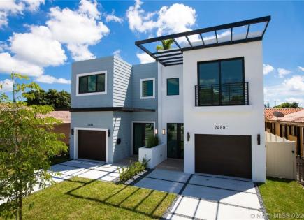 Townhouse for 598 446 euro in Miami, USA