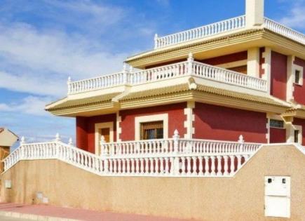Villa for 435 000 euro in Torrevieja, Spain