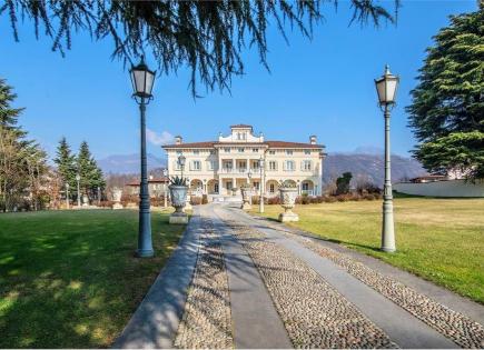 Mansion for 7 500 000 euro by Lake Iseo, Italy