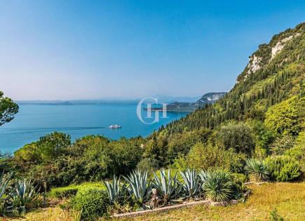 Cottage for 760 000 euro on Lake Garda, Italy