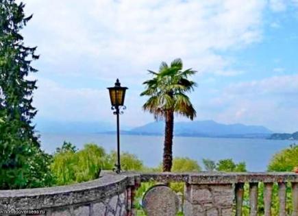 House for 3 200 000 euro on Lake Maggiore, Italy
