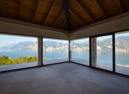 Apartment for 2 100 000 euro on Lake Garda, Italy