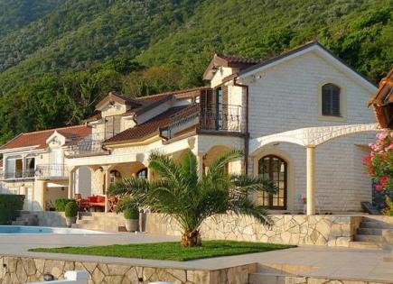 Villa para 1 350 000 euro en Stoliv, Montenegro