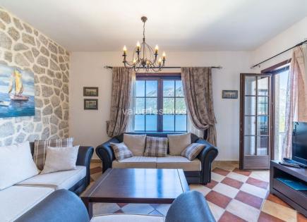 Villa for 690 000 euro in Kostanjica, Montenegro