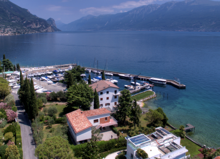 Villa for 2 980 000 euro on Lake Garda, Italy