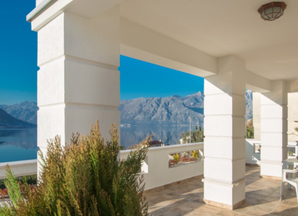 Villa para 1 500 000 euro en Dobrota, Montenegro