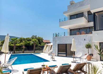 Villa para 1 300 000 euro en Denovici, Montenegro