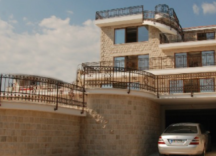 Villa für 1 750 000 euro in Herceg-Novi, Montenegro