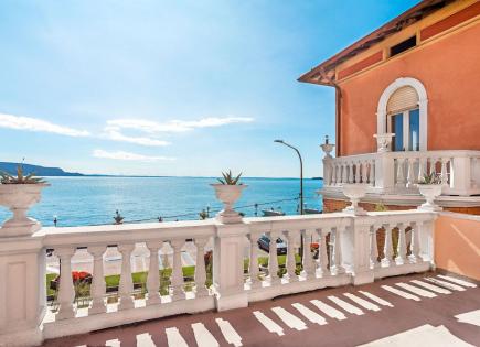 Villa for 990 000 euro on Lake Garda, Italy