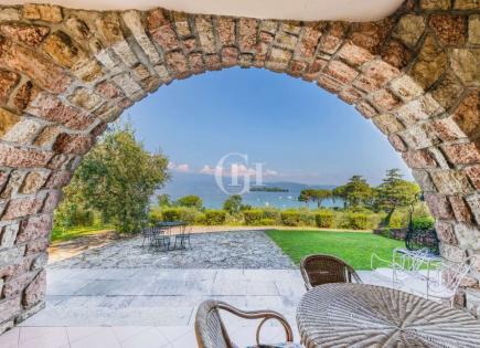 Villa para 3 800 000 euro por Lago de Garda, Italia