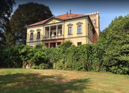 Villa in Lake Lugano, Italy (price on request)