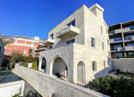 Villa for 1 300 000 euro in Budva, Montenegro