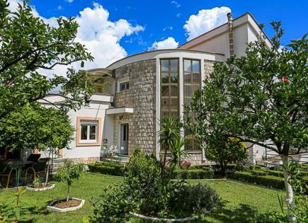 House for 360 000 euro in Bijela, Montenegro