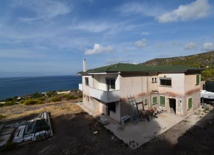 Villa for 750 000 euro in Loutraki, Greece