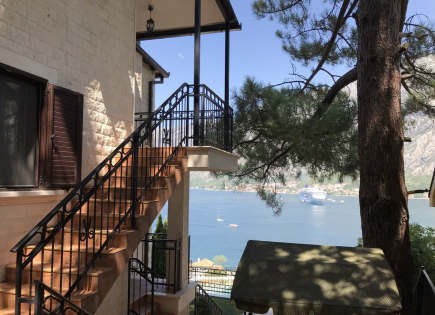 Villa for 439 000 euro in Prcanj, Montenegro