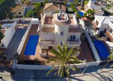 Villa for 910 000 euro in Cabo Roig, Spain