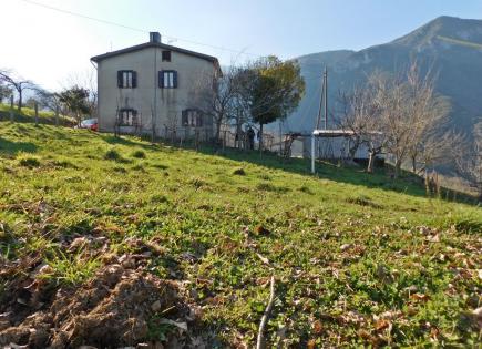 House for 69 000 euro in Scalea, Italy