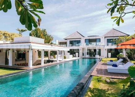Villa for 2 118 056 euro in Cemagi, Indonesia