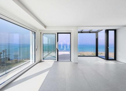 Penthouse for 1 700 000 euro on Lake Garda, Italy