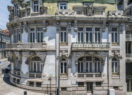 Apartment for 1 085 000 euro in Porto, Portugal