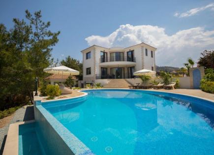 Villa for 3 000 000 euro in Paphos, Cyprus