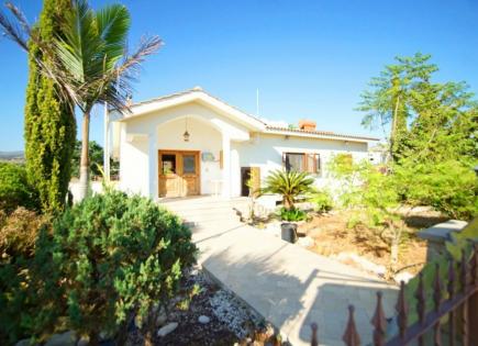 Villa for 1 000 000 euro in Paphos, Cyprus