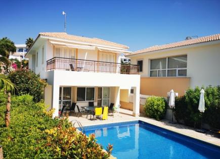 Villa for 900 000 euro in Paphos, Cyprus