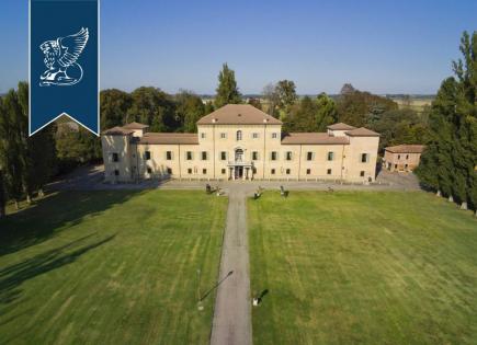 Villa in Reggio Emilia, Italy (price on request)