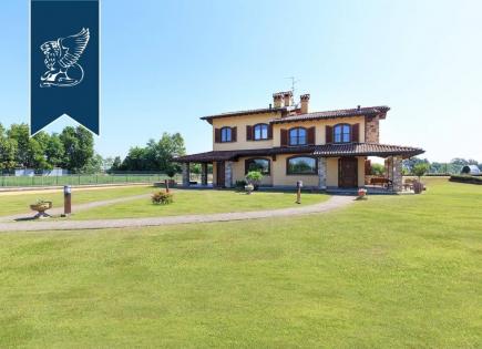 Villa in Bergamo, Italy (price on request)