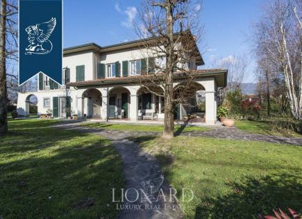 Villa for 1 300 000 euro in Capannori, Italy