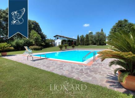 Villa for 3 100 000 euro in Mantova, Italy