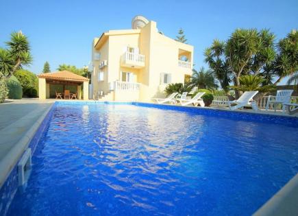 Villa for 590 000 euro in Paphos, Cyprus