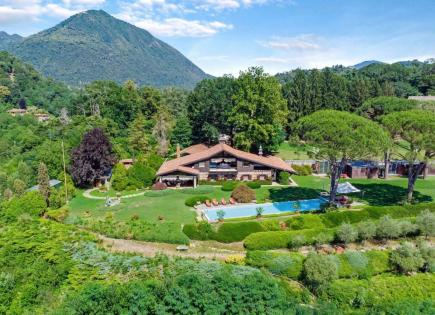Villa für 7 500 000 euro in Laveno-Mombello, Italien