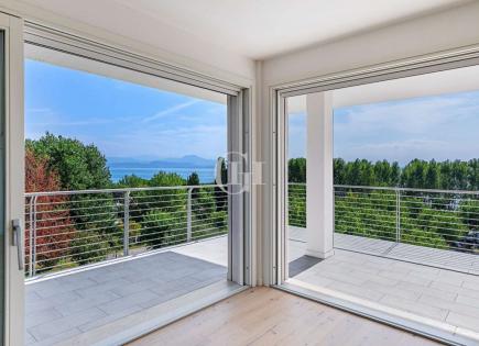 Penthouse pour 1 290 000 Euro par le Lac de Garde, Italie