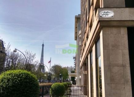 Commercial property for 270 000 000 euro in Paris, France
