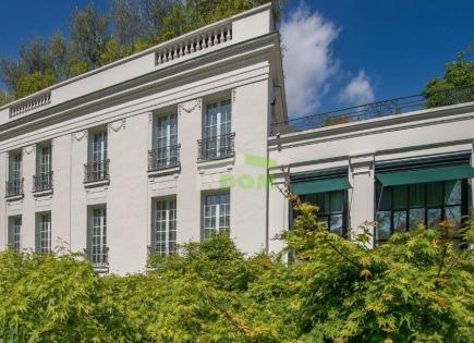 Mansion for 26 780 000 euro in Paris, France