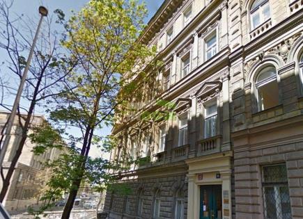 Commercial apartment building for 2 400 000 euro in Prague, Czech Republic