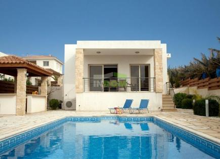 Villa for 1 400 000 euro in Paphos, Cyprus