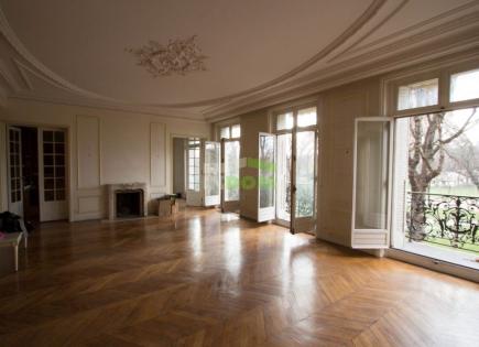Apartment for 3 675 000 euro in Paris, France