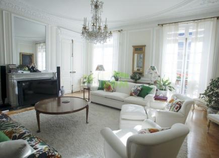 Apartment for 3 300 000 euro in Paris, France