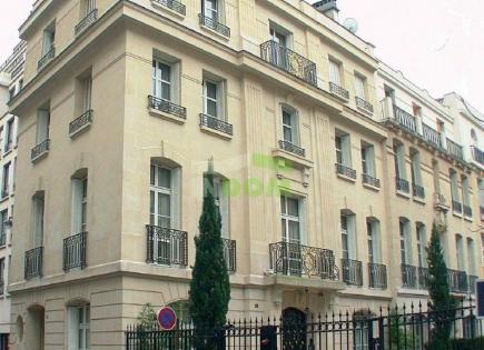 Manor for 19 000 000 euro in Paris, France
