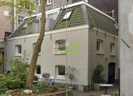 House for 953 750 euro in Amsterdam, Netherlands
