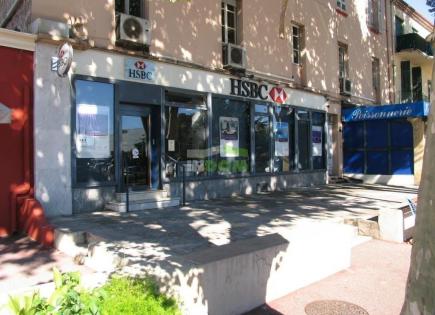Commercial property for 950 000 euro in France