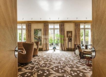 Apartment for 6 950 000 euro in Paris, France